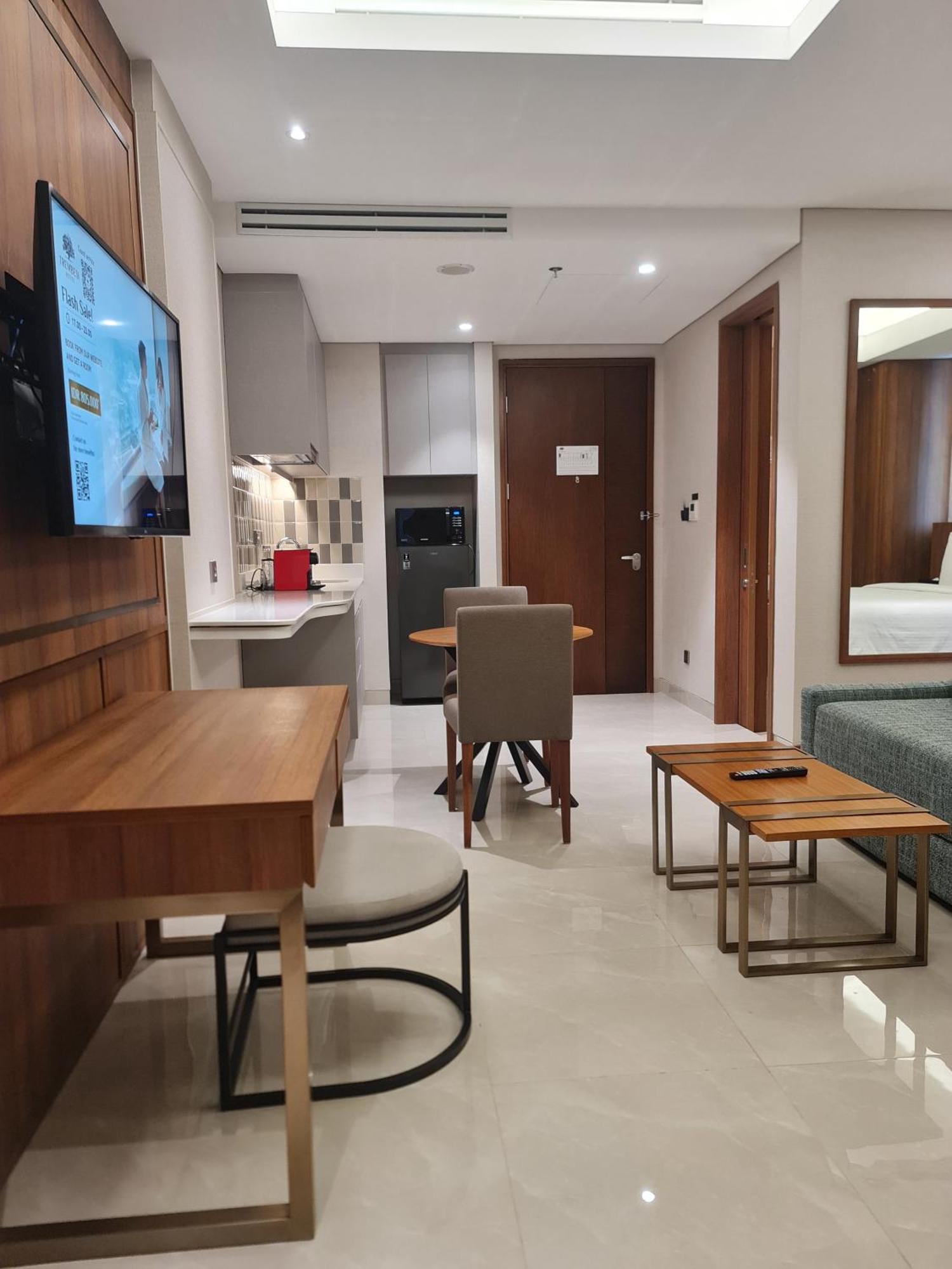 Trembesi Hotel Serpong Eksteriør bilde